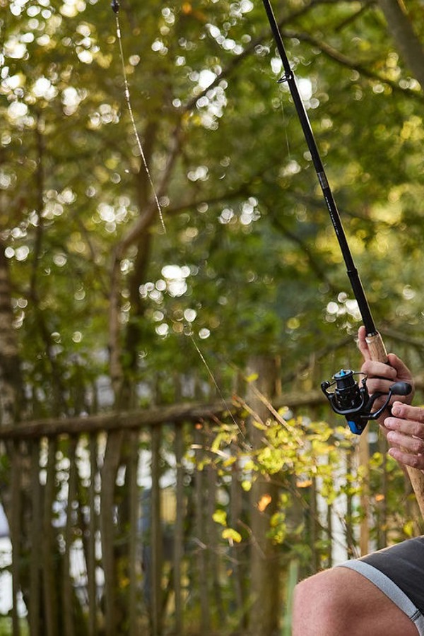 Recreatiemeer met strand, speeltoestellen en glijbanen op RCN de Flaasbloem | Chaam