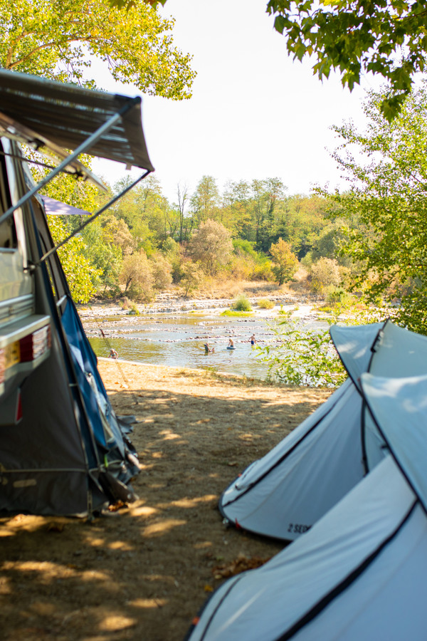 Familie kamperen zomervakantie op RCN camping