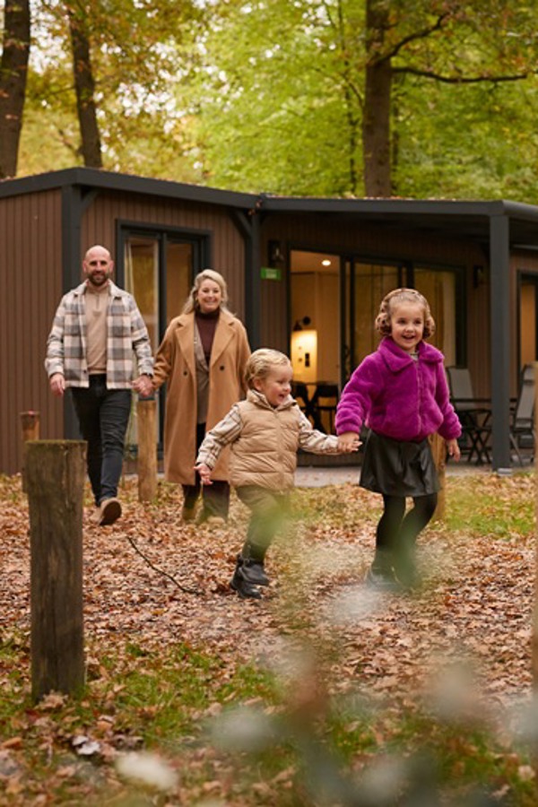 Gezin in de herfst