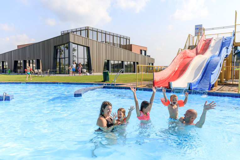 RCN de Schotman Zeeland camping buitenzwembad glijbanen