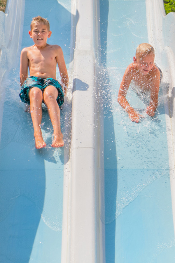 Camping met 2 zwembaden en een superwaterglijbaan RCN la Bastide en Ardèche